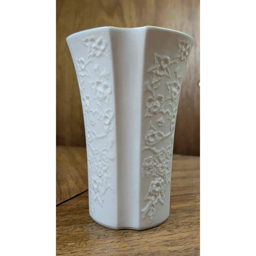 Lenox Legacy Edition Carrington Ivory Daffodil Porcelain 8